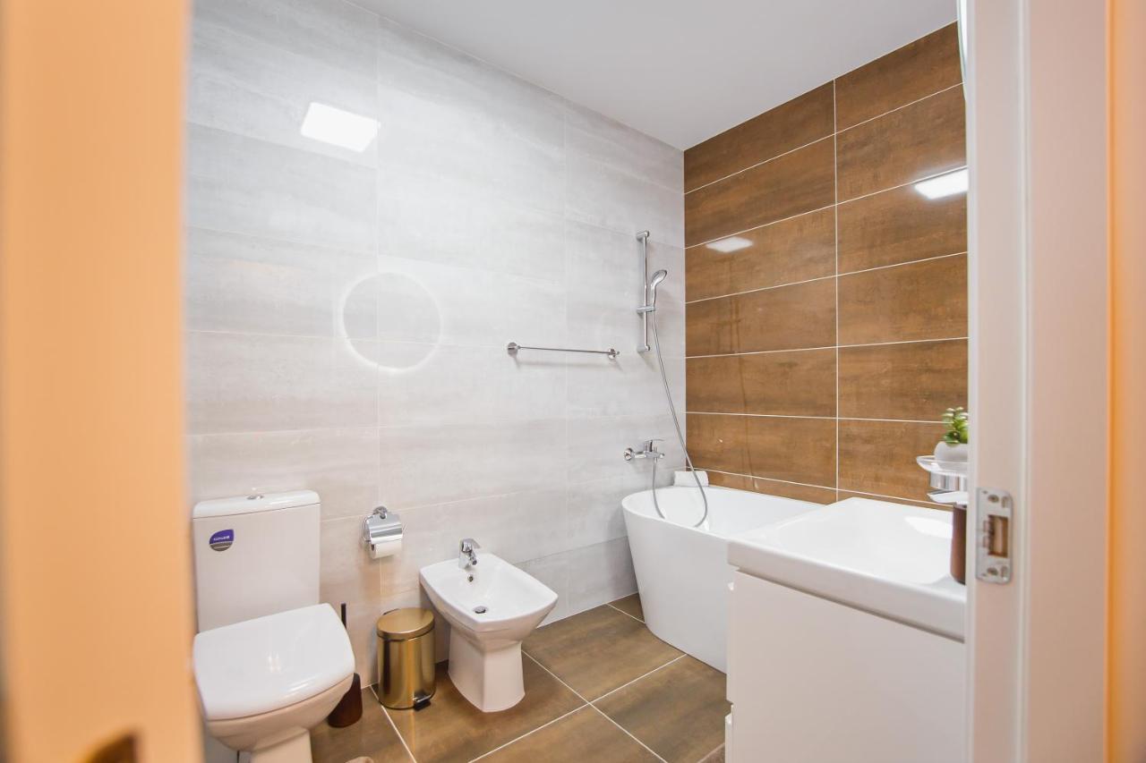 Charming Family Haven Apartment Oradea Exterior photo
